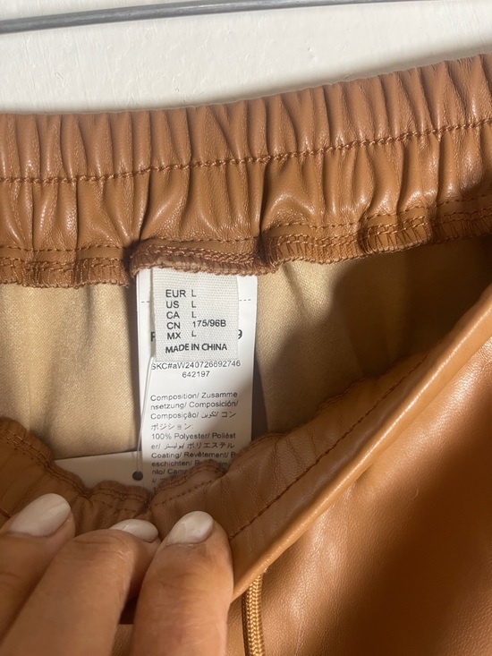 Floerns  Women’s Faux Leather Jogger Pants - Tan  Size: L - Picture 6 of 7
